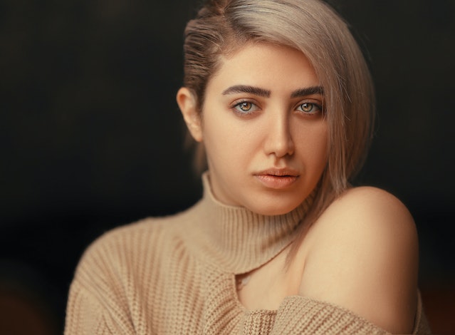 entretien cheveux avec une huile essentielle